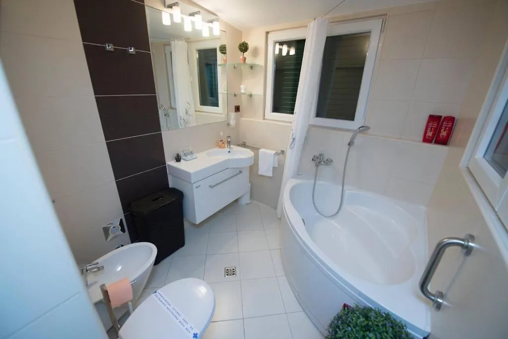 Central Luxury Apartment Xenia Split
